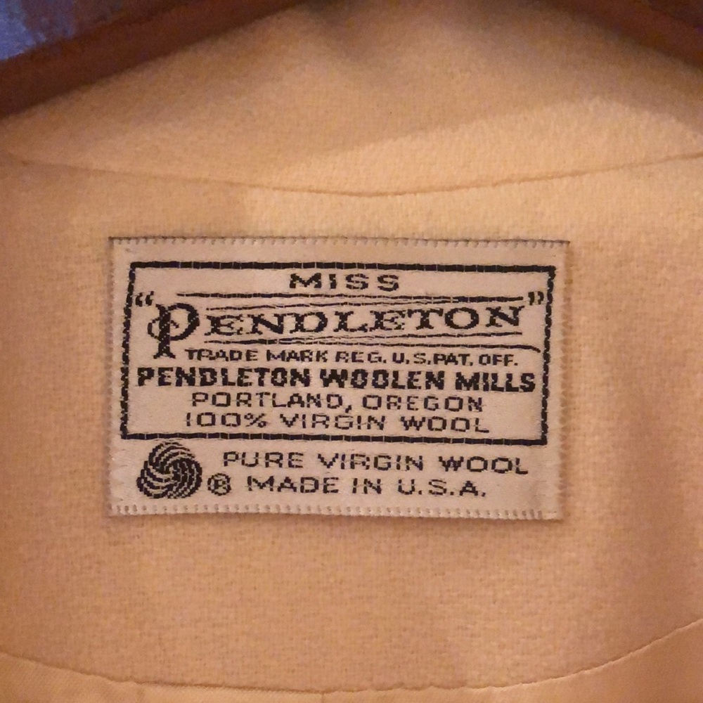 Pendleton Cream Single-Button Blazer - Picture 3 of 15